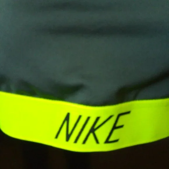 Nike Logo sports bra - Picture 4 of 5